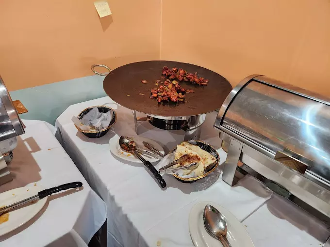 Family Kitchen Banquet in Nottingham